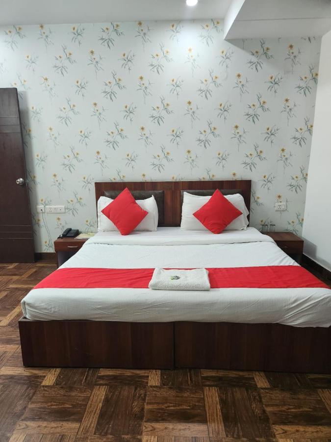 Hotel Cozy Cave Near Igi Airport Delhi New Delhi Ngoại thất bức ảnh